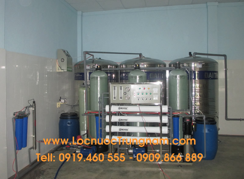 Dây chuyền lọc nước đóng bình 1200-1400Lit/h Vỏ Composite